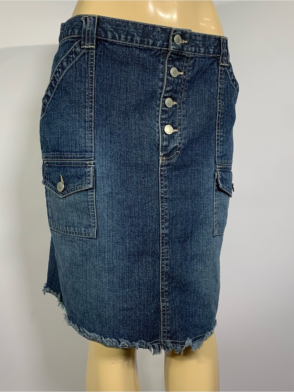 Gloria Vanderbilt Y2K Denim Cargo Midi Skirt Button Fly Frayed Hem Size 10